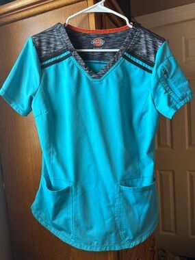 Dickies Teal V-Neck Scrub Top with Heathered Gray Shoulders